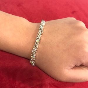 Premier Designs Silver Chrisma Bracelet 7.75”